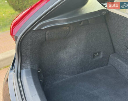 Черный Вольво В40, объемом двигателя 1.6 л и пробегом 238 тыс. км за 10950 $, фото 70 на Automoto.ua