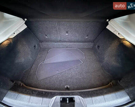 Черный Вольво В40, объемом двигателя 1.6 л и пробегом 212 тыс. км за 11600 $, фото 41 на Automoto.ua