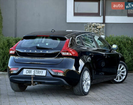 Чорний Вольво V40, об'ємом двигуна 1.6 л та пробігом 212 тис. км за 10999 $, фото 2 на Automoto.ua