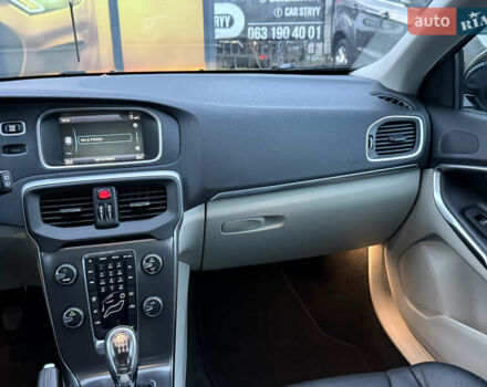 Черный Вольво В40, объемом двигателя 1.6 л и пробегом 212 тыс. км за 11600 $, фото 36 на Automoto.ua