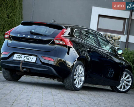 Чорний Вольво V40, об'ємом двигуна 1.6 л та пробігом 212 тис. км за 10999 $, фото 29 на Automoto.ua