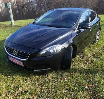 Чорний Вольво V40, об'ємом двигуна 1.56 л та пробігом 233 тис. км за 9000 $, фото 2 на Automoto.ua