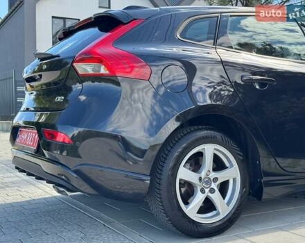 Чорний Вольво V40, об'ємом двигуна 1.6 л та пробігом 244 тис. км за 10700 $, фото 17 на Automoto.ua