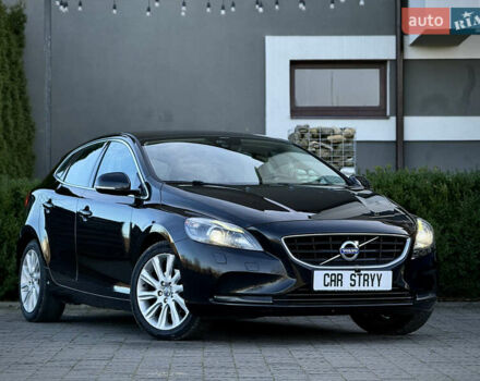 Чорний Вольво V40, об'ємом двигуна 1.6 л та пробігом 212 тис. км за 10999 $, фото 1 на Automoto.ua