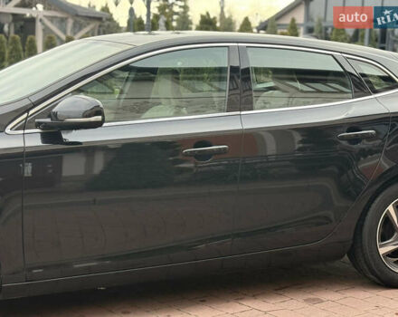 Черный Вольво В40, объемом двигателя 1.6 л и пробегом 238 тыс. км за 10950 $, фото 12 на Automoto.ua