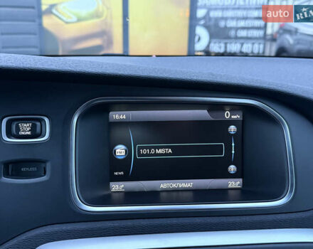 Черный Вольво В40, объемом двигателя 1.6 л и пробегом 212 тыс. км за 11600 $, фото 50 на Automoto.ua