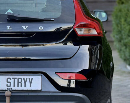 Чорний Вольво V40, об'ємом двигуна 1.6 л та пробігом 212 тис. км за 10999 $, фото 24 на Automoto.ua