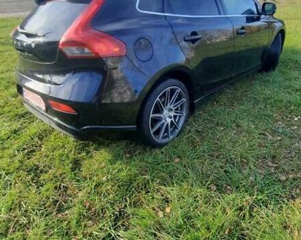 Чорний Вольво V40, об'ємом двигуна 1.56 л та пробігом 233 тис. км за 9000 $, фото 5 на Automoto.ua