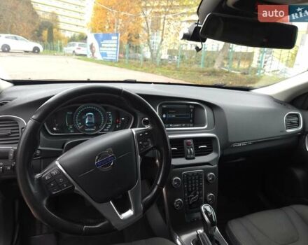 Черный Вольво В40, объемом двигателя 1.56 л и пробегом 148 тыс. км за 8600 $, фото 25 на Automoto.ua