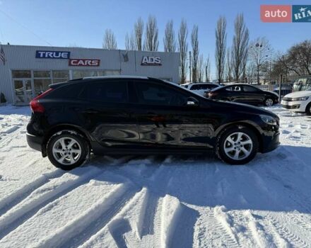 Черный Вольво В40, объемом двигателя 1.6 л и пробегом 110 тыс. км за 13000 $, фото 1 на Automoto.ua