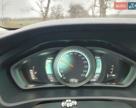 Черный Вольво В40, объемом двигателя 1.56 л и пробегом 175 тыс. км за 14000 $, фото 11 на Automoto.ua