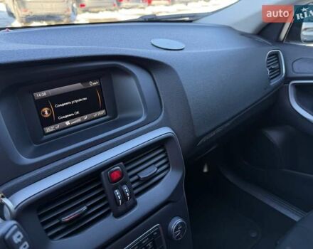 Черный Вольво В40, объемом двигателя 1.6 л и пробегом 110 тыс. км за 13000 $, фото 20 на Automoto.ua