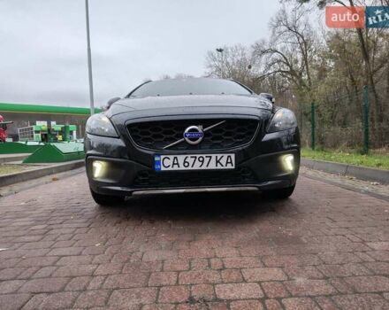 Черный Вольво В40, объемом двигателя 1.56 л и пробегом 175 тыс. км за 14000 $, фото 1 на Automoto.ua