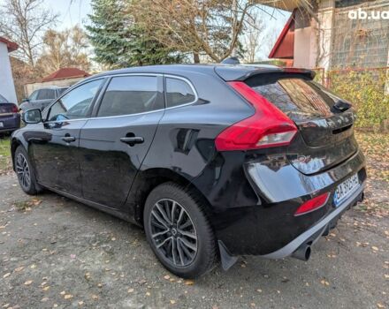 Чорний Вольво V40, об'ємом двигуна 1.6 л та пробігом 180 тис. км за 11411 $, фото 5 на Automoto.ua