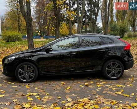 Вольво В40 2015 в Киеве на Automoto.ua Черный Вольво В40, объемом двигателя 2 л и пробегом 265 тыс. км за 15490 $, фото 11 на Automoto.ua