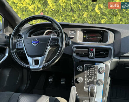 Чорний Вольво V40, об'ємом двигуна 2 л та пробігом 205 тис. км за 12600 $, фото 35 на Automoto.ua