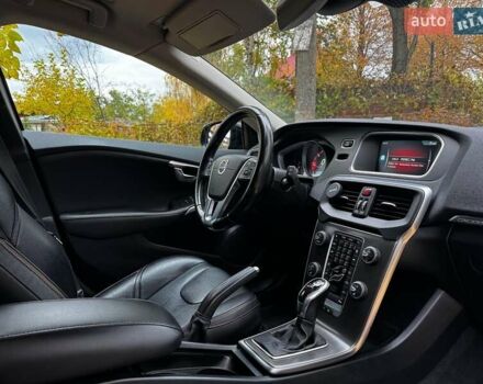 Вольво В40 2015 в Киеве на Automoto.ua Черный Вольво В40, объемом двигателя 2 л и пробегом 265 тыс. км за 15490 $, фото 29 на Automoto.ua