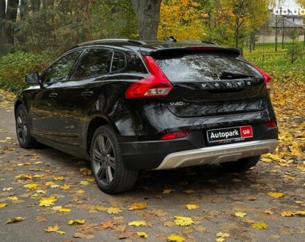 Вольво V40 2015 у Києві на Automoto.ua Чорний Вольво V40, об'ємом двигуна 2 л та пробігом 265 тис. км за 15490 $, фото 8 на Automoto.ua