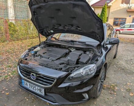 Чорний Вольво V40, об'ємом двигуна 1.6 л та пробігом 180 тис. км за 11411 $, фото 8 на Automoto.ua
