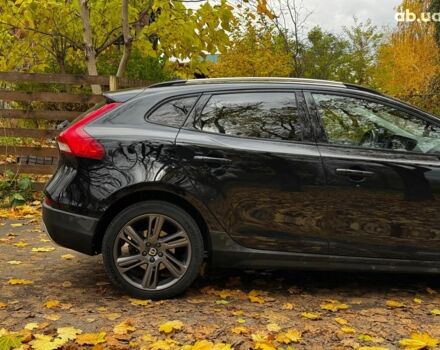 Вольво V40 2015 у Києві на Automoto.ua Чорний Вольво V40, об'ємом двигуна 2 л та пробігом 265 тис. км за 15490 $, фото 4 на Automoto.ua