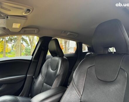 Вольво V40 2015 у Києві на Automoto.ua Чорний Вольво V40, об'ємом двигуна 2 л та пробігом 265 тис. км за 15490 $, фото 17 на Automoto.ua