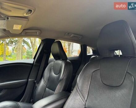 Вольво В40 2015 в Киеве на Automoto.ua Черный Вольво В40, объемом двигателя 2 л и пробегом 265 тыс. км за 15490 $, фото 19 на Automoto.ua
