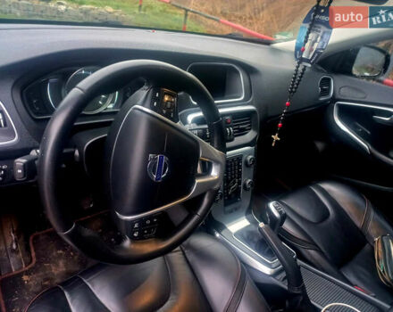Чорний Вольво V40, об'ємом двигуна 2 л та пробігом 231 тис. км за 11700 $, фото 10 на Automoto.ua