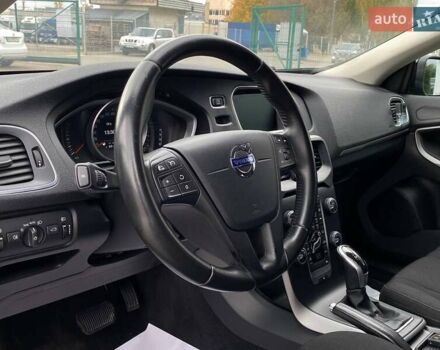Вольво В40 2015 в Львове на Automoto.ua Черный Вольво В40, объемом двигателя 1.97 л и пробегом 218 тыс. км за 12500 $, фото 12 на Automoto.ua