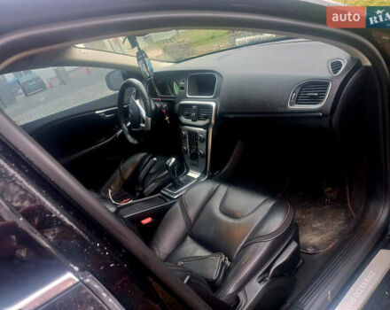 Чорний Вольво V40, об'ємом двигуна 2 л та пробігом 231 тис. км за 11700 $, фото 6 на Automoto.ua