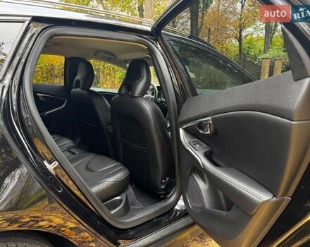 Вольво В40 2015 в Киеве на Automoto.ua Черный Вольво В40, объемом двигателя 2 л и пробегом 265 тыс. км за 15490 $, фото 31 на Automoto.ua