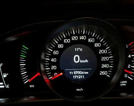 Чорний Вольво V40, об'ємом двигуна 1.6 л та пробігом 180 тис. км за 11411 $, фото 7 на Automoto.ua