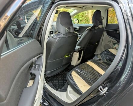 Чорний Вольво V40, об'ємом двигуна 1.6 л та пробігом 180 тис. км за 11411 $, фото 3 на Automoto.ua