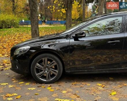 Вольво В40 2015 в Киеве на Automoto.ua Черный Вольво В40, объемом двигателя 2 л и пробегом 265 тыс. км за 15490 $, фото 10 на Automoto.ua