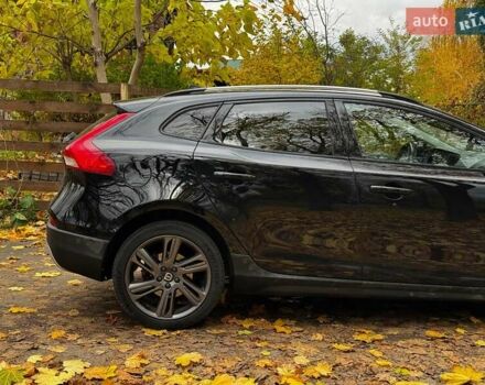 Вольво В40 2015 в Киеве на Automoto.ua Черный Вольво В40, объемом двигателя 2 л и пробегом 265 тыс. км за 15490 $, фото 4 на Automoto.ua