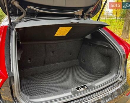 Вольво В40 2015 в Киеве на Automoto.ua Черный Вольво В40, объемом двигателя 2 л и пробегом 265 тыс. км за 15490 $, фото 26 на Automoto.ua