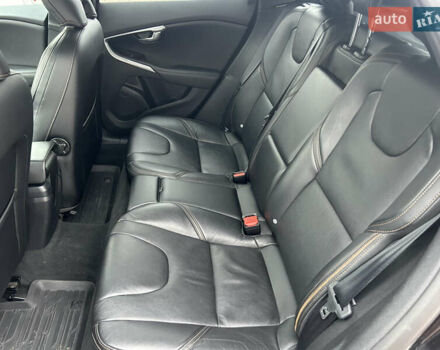 Черный Вольво В40, объемом двигателя 2 л и пробегом 265 тыс. км за 13200 $, фото 16 на Automoto.ua