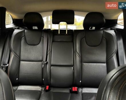 Вольво В40 2015 в Киеве на Automoto.ua Черный Вольво В40, объемом двигателя 2 л и пробегом 265 тыс. км за 15490 $, фото 20 на Automoto.ua