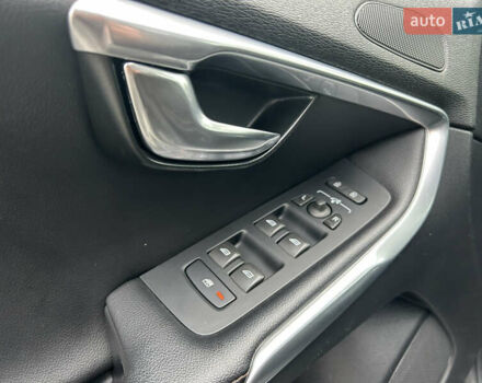 Черный Вольво В40, объемом двигателя 2 л и пробегом 265 тыс. км за 13200 $, фото 11 на Automoto.ua