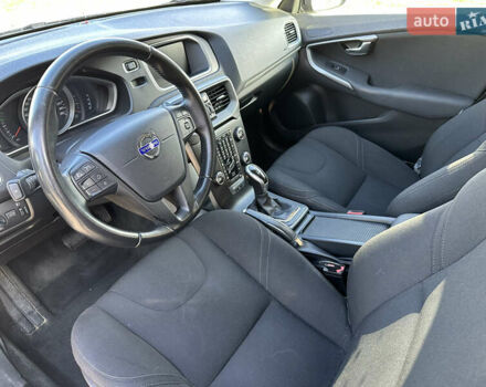 Чорний Вольво V40, об'ємом двигуна 1.97 л та пробігом 228 тис. км за 11500 $, фото 7 на Automoto.ua