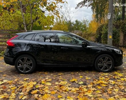 Вольво V40 2015 у Києві на Automoto.ua Чорний Вольво V40, об'ємом двигуна 2 л та пробігом 265 тис. км за 15490 $, фото 5 на Automoto.ua