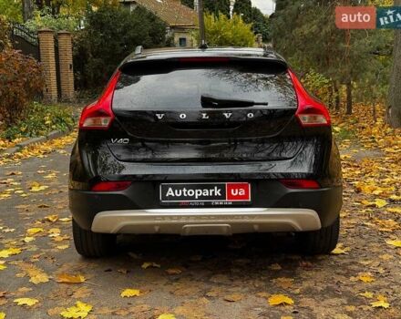 Вольво В40 2015 в Киеве на Automoto.ua Черный Вольво В40, объемом двигателя 2 л и пробегом 265 тыс. км за 15490 $, фото 7 на Automoto.ua