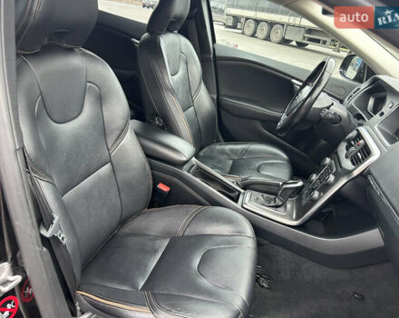 Черный Вольво В40, объемом двигателя 2 л и пробегом 265 тыс. км за 13200 $, фото 9 на Automoto.ua