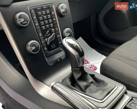 Вольво В40 2015 в Львове на Automoto.ua Черный Вольво В40, объемом двигателя 1.97 л и пробегом 218 тыс. км за 12500 $, фото 13 на Automoto.ua