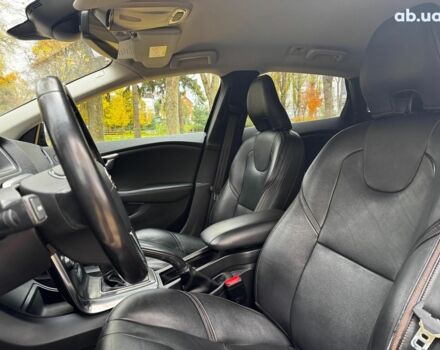 Вольво V40 2015 у Києві на Automoto.ua Чорний Вольво V40, об'ємом двигуна 2 л та пробігом 265 тис. км за 15490 $, фото 16 на Automoto.ua