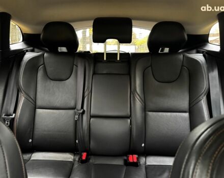 Вольво V40 2015 у Києві на Automoto.ua Чорний Вольво V40, об'ємом двигуна 2 л та пробігом 265 тис. км за 15490 $, фото 20 на Automoto.ua