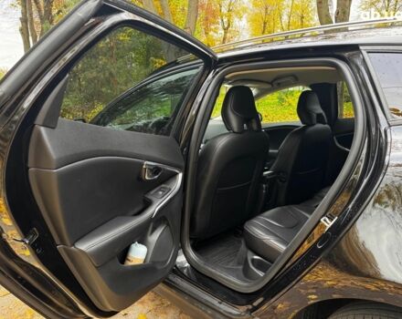 Вольво V40 2015 у Києві на Automoto.ua Чорний Вольво V40, об'ємом двигуна 2 л та пробігом 265 тис. км за 15490 $, фото 24 на Automoto.ua