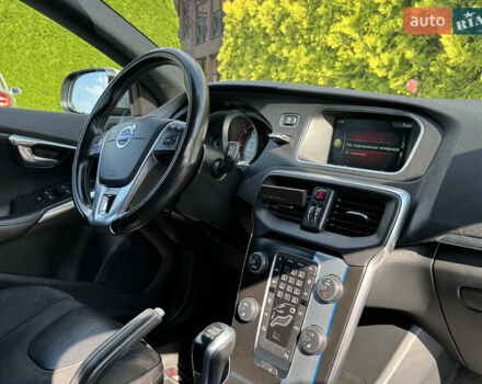 Чорний Вольво V40, об'ємом двигуна 2 л та пробігом 205 тис. км за 12600 $, фото 30 на Automoto.ua