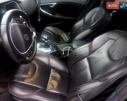 Чорний Вольво V40, об'ємом двигуна 2 л та пробігом 231 тис. км за 11700 $, фото 8 на Automoto.ua
