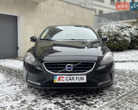 Чорний Вольво V40, об'ємом двигуна 1.98 л та пробігом 228 тис. км за 11700 $, фото 1 на Automoto.ua