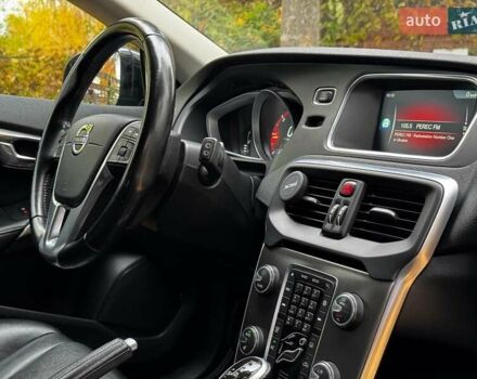 Вольво В40 2015 в Киеве на Automoto.ua Черный Вольво В40, объемом двигателя 2 л и пробегом 265 тыс. км за 15490 $, фото 33 на Automoto.ua